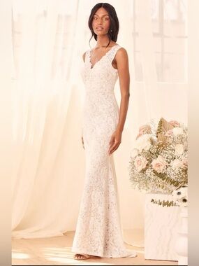 NWT! Lulus Spectacular Romance White Lace Sleeveless Mermaid Maxi Dress - Size M